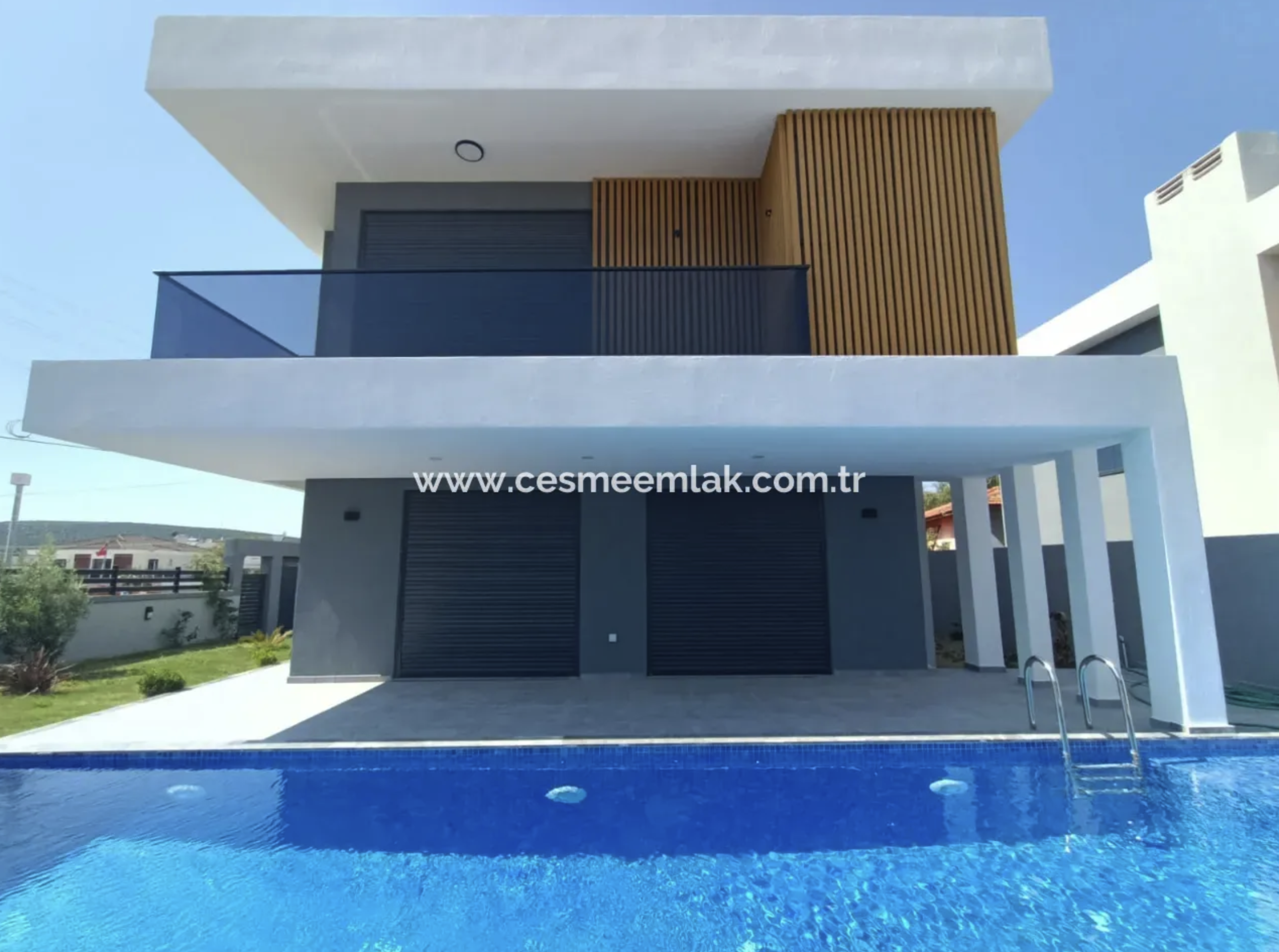 Helt Ny Lyxig 4+1 Friliggande Villa med Privat Pool i Cesme Sifne